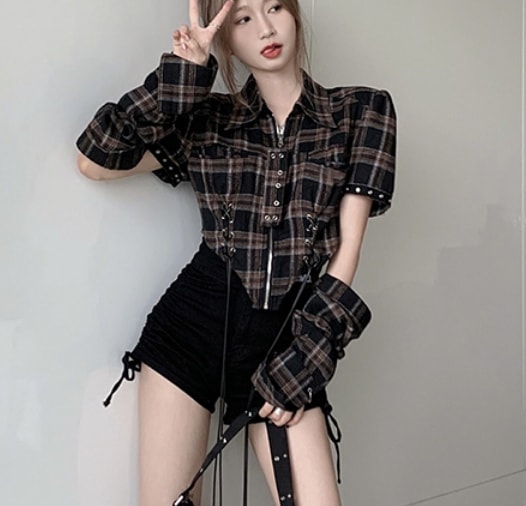 チェック柄ショート丈シャツ トップス 半袖 長袖 デザイン スタイル かわいい 大人可愛い 流行り 大人 おしゃれ かっこいい 大人可愛い 大人女子 こなれ感 キュート 爽やか 目立つ 柄 春 秋