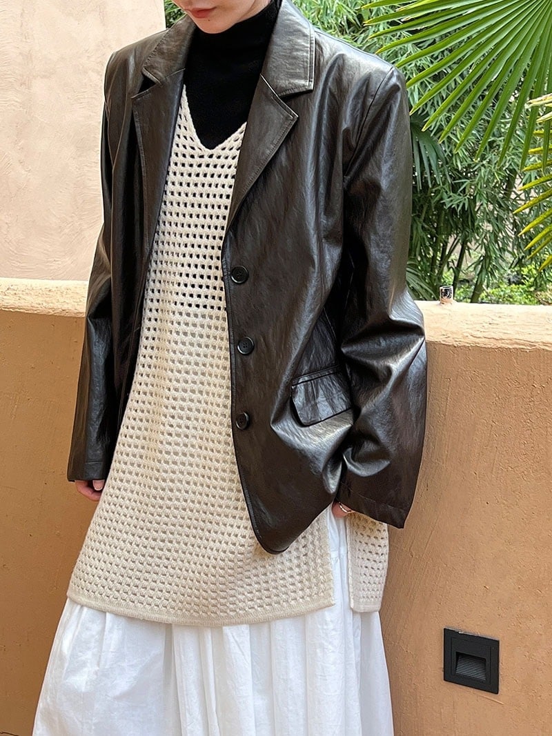 ニッチデザインレザーコートジャケット女性2024秋新作シルエットPUレザーデザインスーツトップ