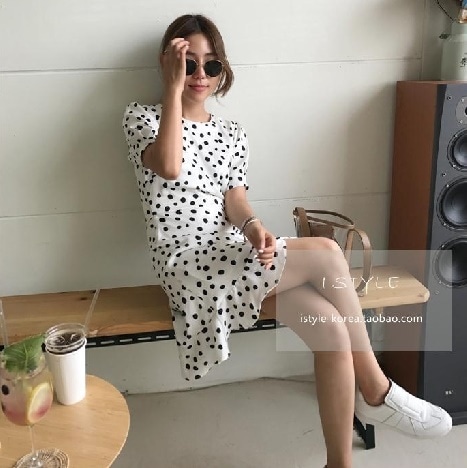 1098．ドット柄カジュアルワンピース（ミルキーホワイト） 100,000円