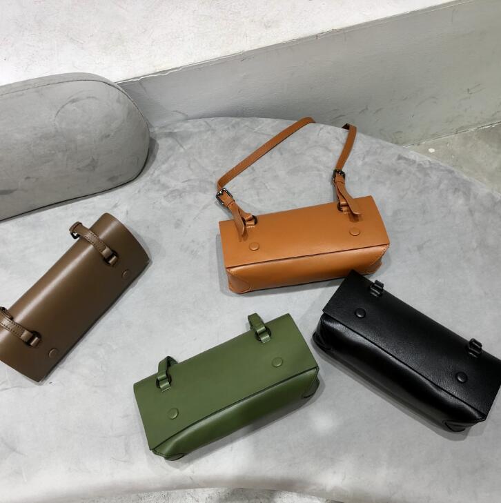 センヘッドレイヤー牛革ショルダーバッグアンダーアームバッグメススタイルクラッチバッグスモールバッグダブルショルダーストラップ