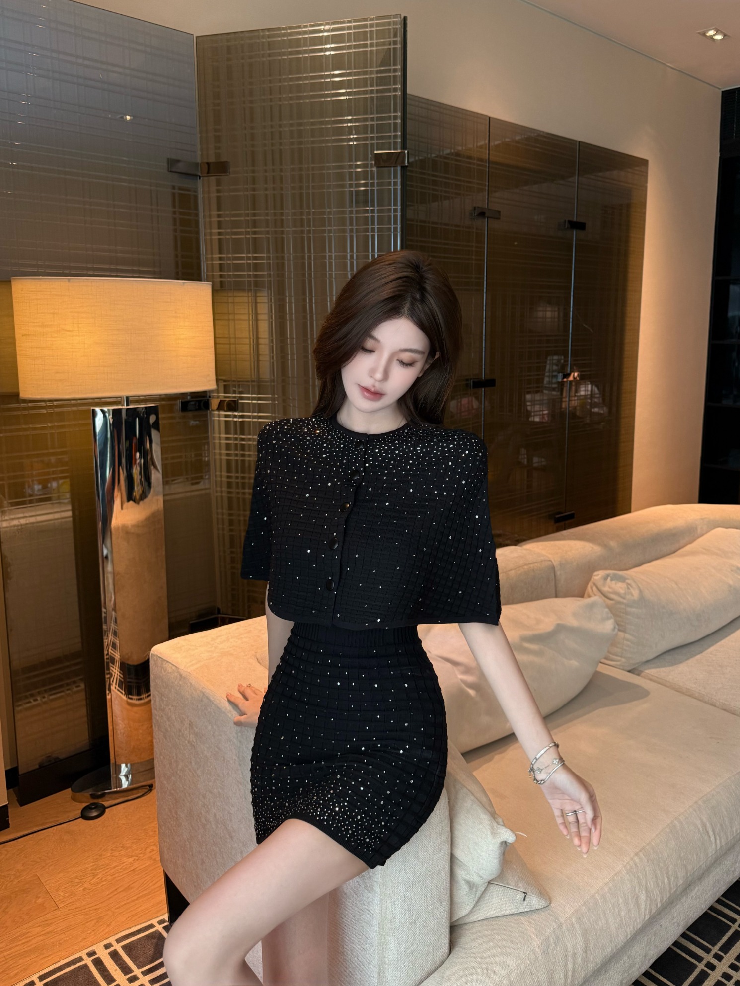 (2color)レディーグリッターケープニットセットアップ