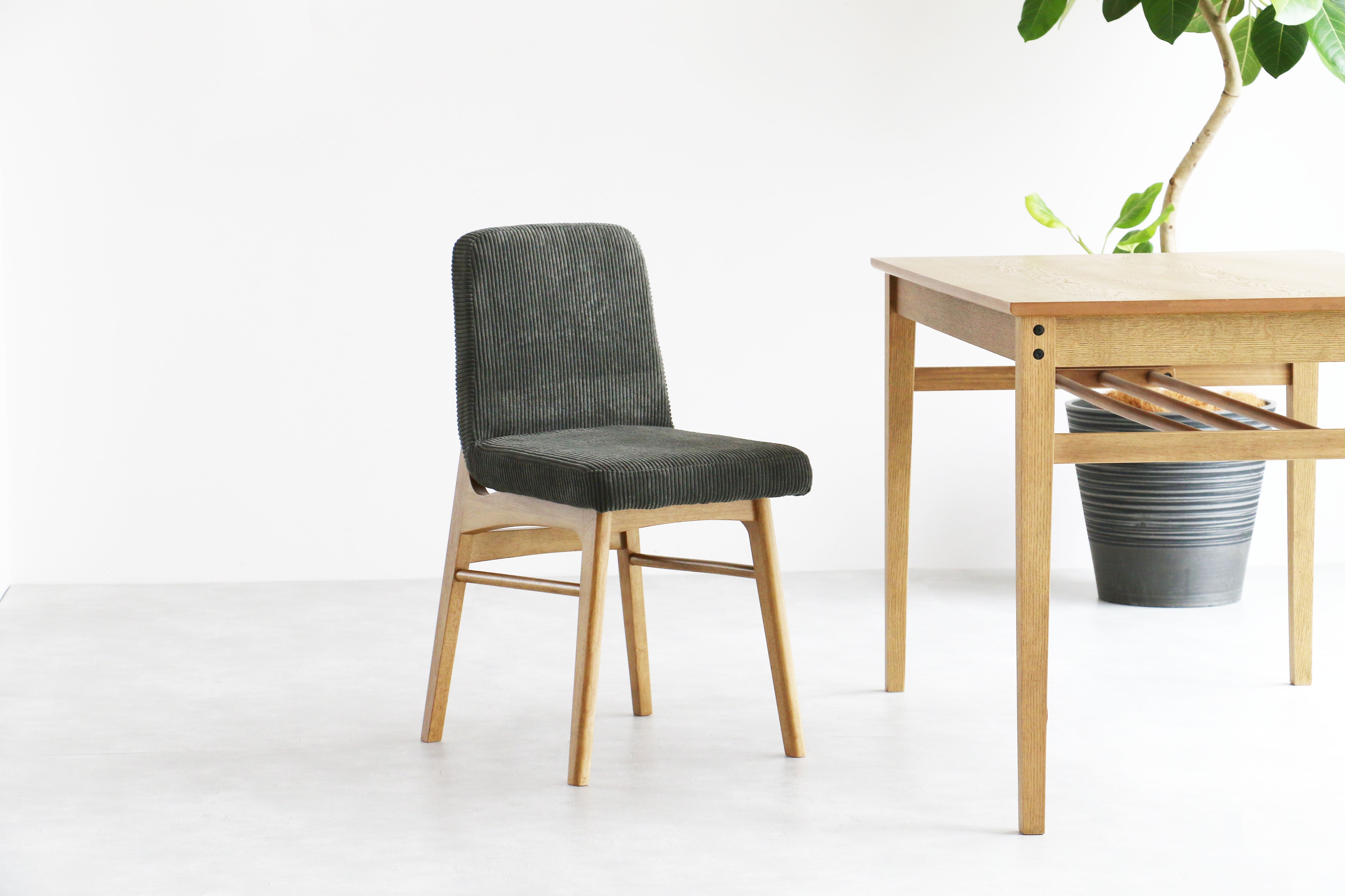 ダイニングチェア 椅子 おしゃれ チェア いす イス カーキ コーデュロイ コンパクト ヴィンテージ 完成品 座面高さ44cm