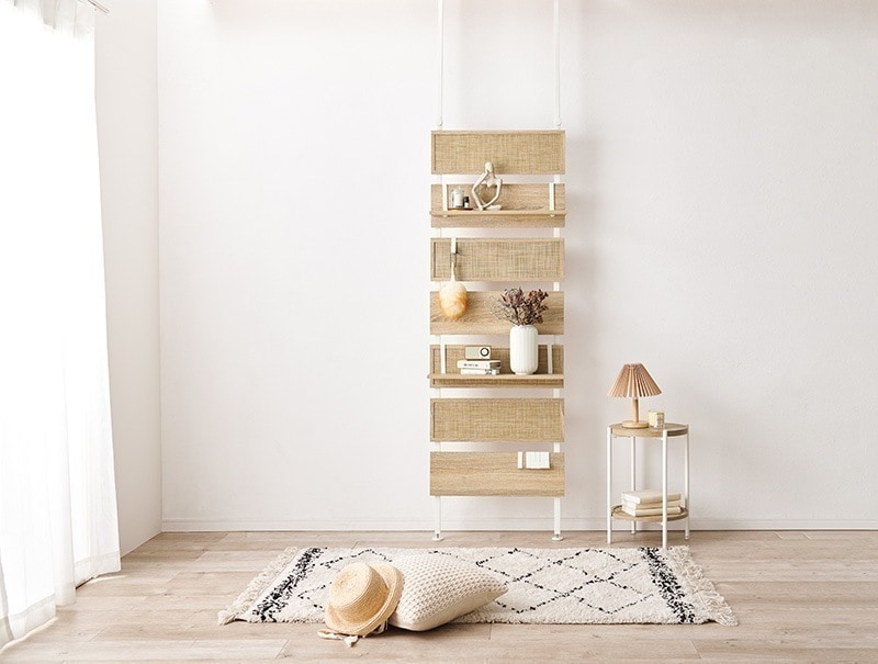 ハンガーラック つっぱり 棚 おしゃれ 韓国風 ナチュラルモダン かわいい エレガント シェルフ 突っ張り ラック ラタン調 幅60cm