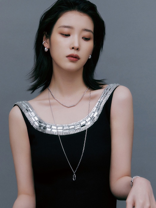 韓国人気商品 UNIS チェーンネックレス (JJUNN04BF511SW820) IU モデル 着用