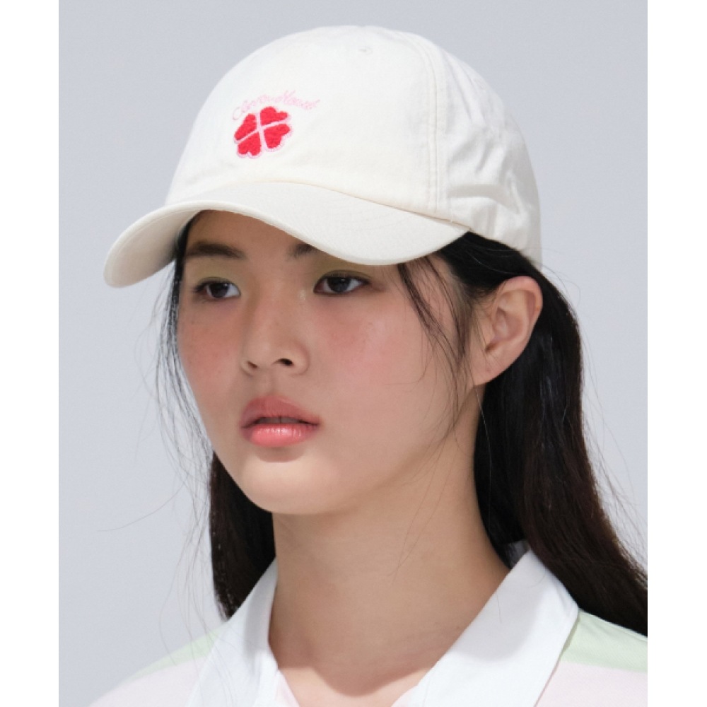 COVERNAT WOMAN クローバーハートブークルエンブロイダリーボールキャップアイボリー