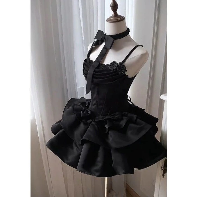 【急速発送】夏の新作フレンチバレエキャミソールワンピース女性ウエストデザイン欲気質ブラックポンポンスカート秋の万能アイテム