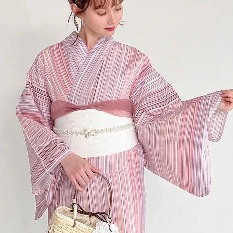 伝統的な女性着物浴衣のレトロな撮影服綿を折り畳んで着る