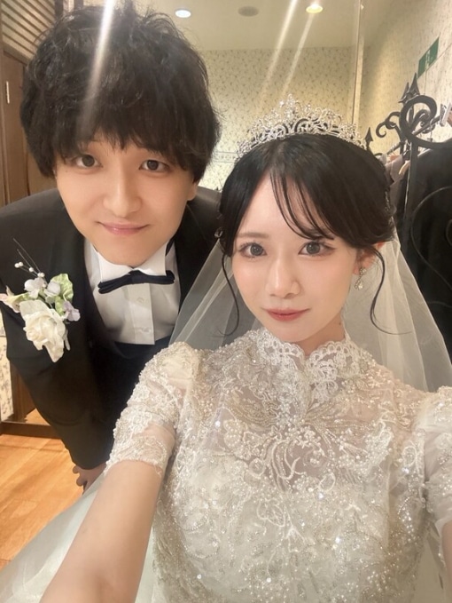 実例写真！ボレロのみ 半袖 ハイネック キラキラ光る刺繍 韓国風ドレス 華やか 結婚式 素敵な