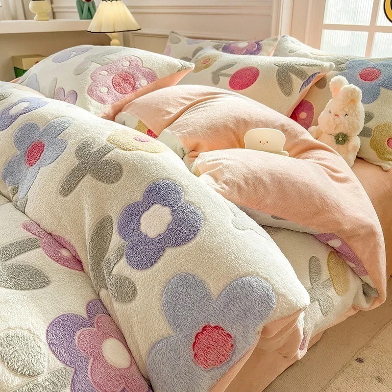 【急速出荷!】今の流行両面ベルベット肥厚スノーフレークベルベットベッド4点セットの学生寮ウォームミルクベルベットベッドシーツ3点セット