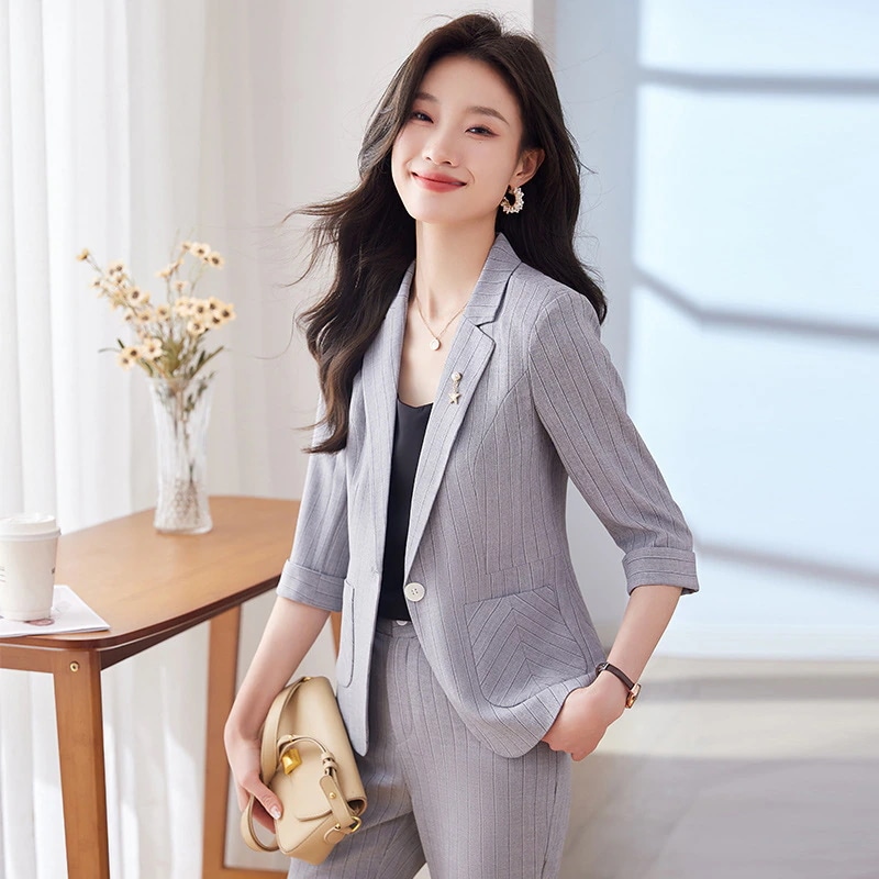 春夏プロフェッショナルスーツ レディースカジュアルショートスモールスーツ スモールジャケット女性春秋ブラウス女性