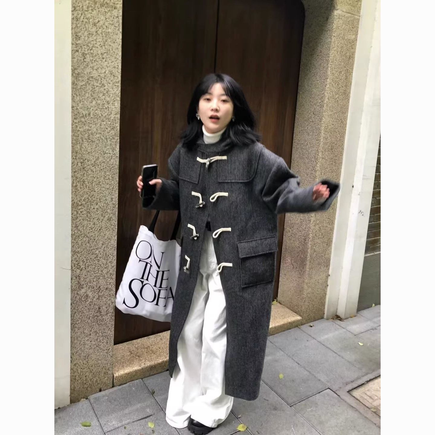 韓国風のグレーのウールコート女性用春秋冬小柄フード付きダッフルコート