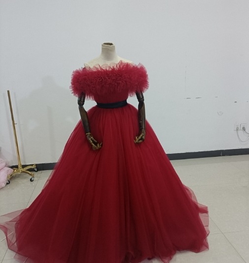 ボルドーカラードレス オフショルダーの2WAYドレス 取り外し可能 花嫁/披露宴