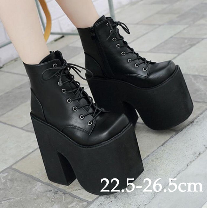 ショートブーツ レースアップブーツ 厚底 ショート ブーツ/卒業式袴ブーツ エンジニアブーツハーフブーツ オールシーズンブーツ 編み上げブーツ ラウンドトゥ カジュアル チャンキーヒール 黒 レディー