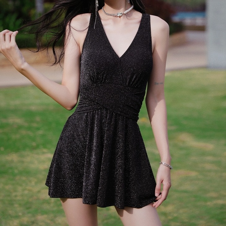 スイムウエア 水着 ワンピース水着 Vネック クロスデザイン バックシャン キラキラ ウエストマーク スカート付き パッド付き 背中開き 洋服みたい 伸縮性 ストレッチ 可愛い かわいい 大人可愛い