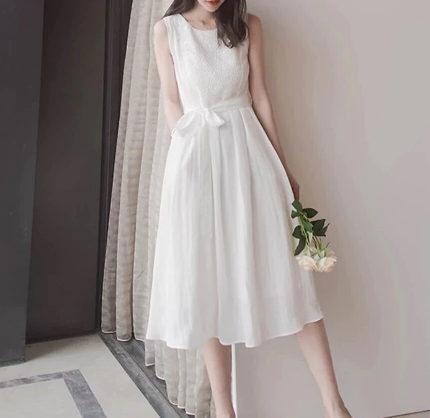 ワンピース 上着 人気 おすすめ おしゃれ お洒落 激安 安い プチプラ 肩出し ノースリーブ ラウンドネック 丸首 Aライン 膝丈 無地 リボン レース 可愛い かわいい 韓国 シンプル