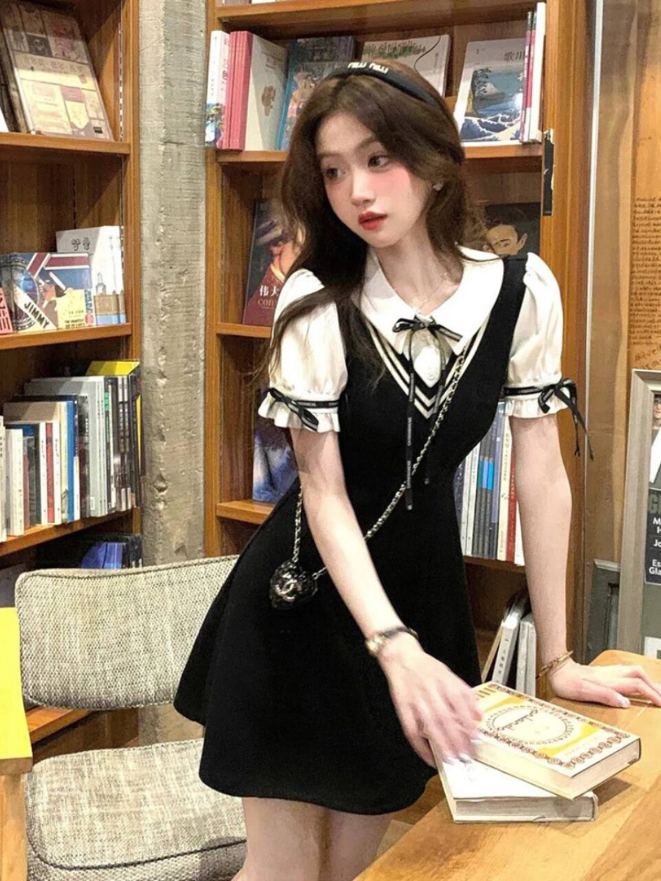 大きいサイズのカレッジスタイルフェイクツーピース年齢を若く見せる小柄な女性向け夏用黒ウエストを引き締めてスリムに見せるドレス