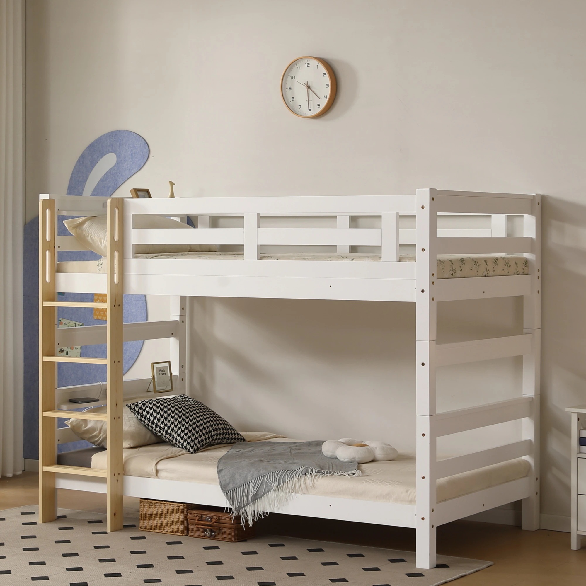 ホワイトロフトベッド シングル パイプベッド収納棚付きデスク付き三段