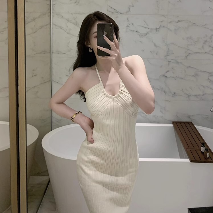 ニットサスペンダーワンピ ホルダーネックドレス ワンピース 高級 ニッチ ひざ丈 ニット かわいい 大人可愛い きれいめ シンプル カジュアル 大人 上品 おしゃれ お洒落 かっこいい 大人女子