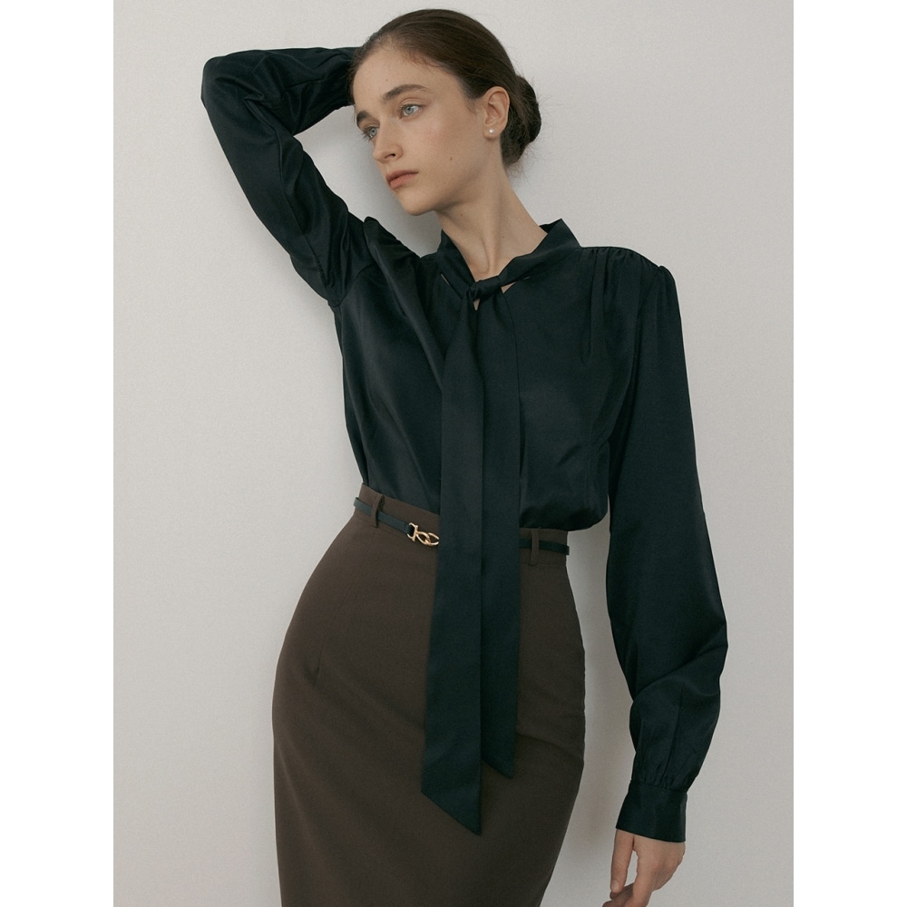 レボルグモアスカーフブラウスブラック