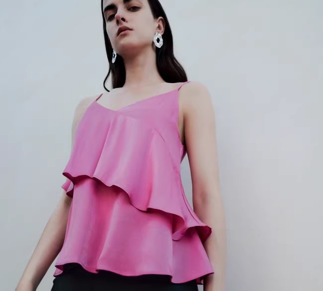 夏 婦人服 スタイル ファッショナブル レイヤード V ネック ホルター トップ 個性的 トップス 袖なし 襟なし かわいい 大人可愛い シンプル 大人 上品 おしゃれ お洒落 ラブリー キュート