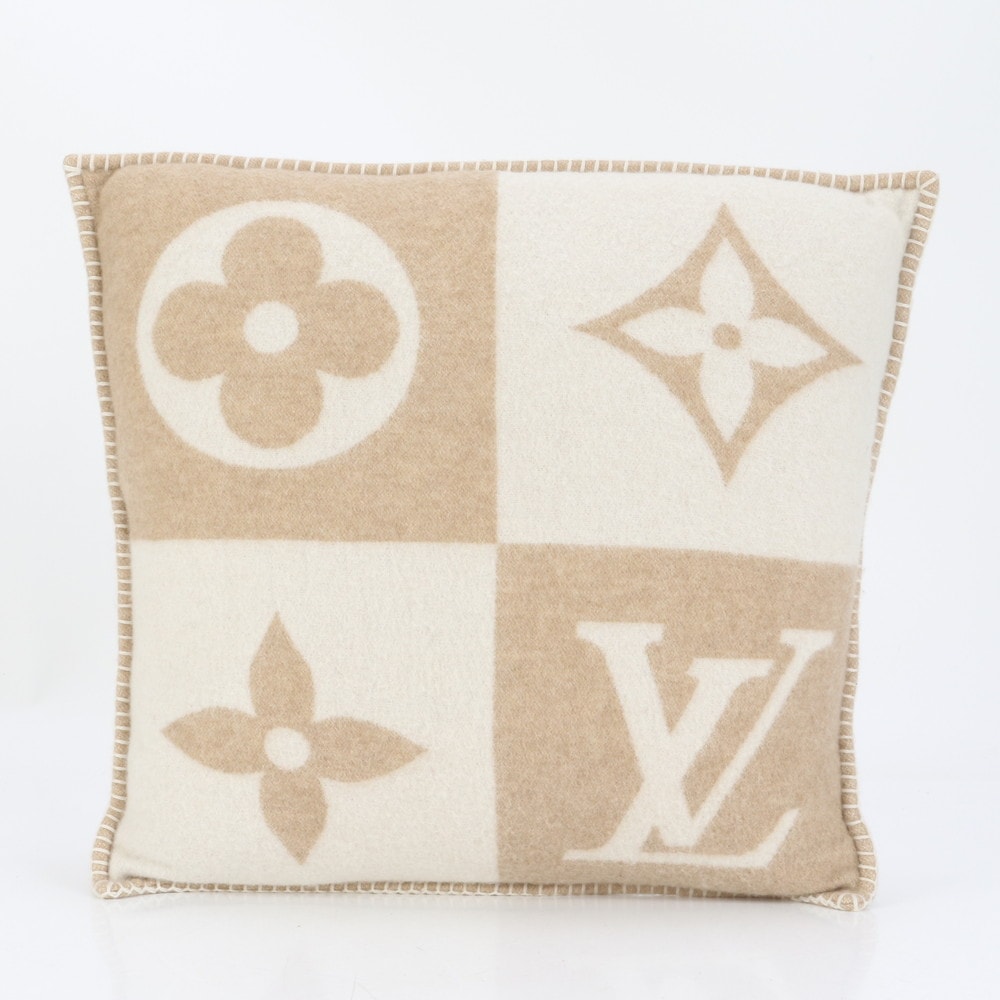 極美品 モノグラム フラワー クッション LV チェックメイト カシミヤ M77864 その他雑貨 メンズ レディース ERE CP23-9 中古