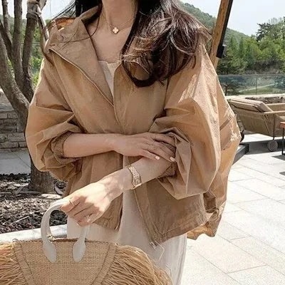 25新モデルのフード付きのカジュアルなコートの女性の日焼け止めの衣のエアコンの服