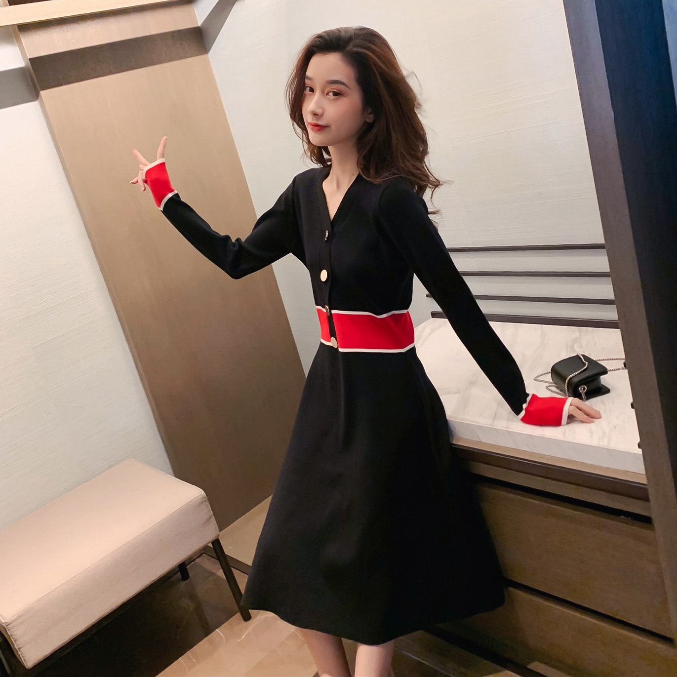 秋の気質vネックニットワンピースの女性待ち受けよう色長袖の高い腰着やせa字でドレス