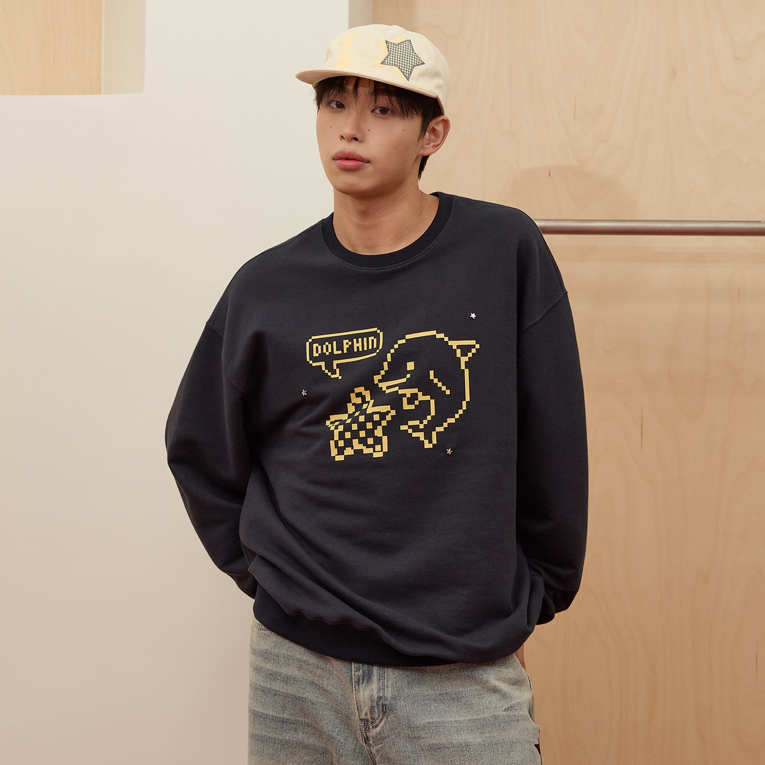 Pixel Star Dolphin Sweatshirt NAVY
