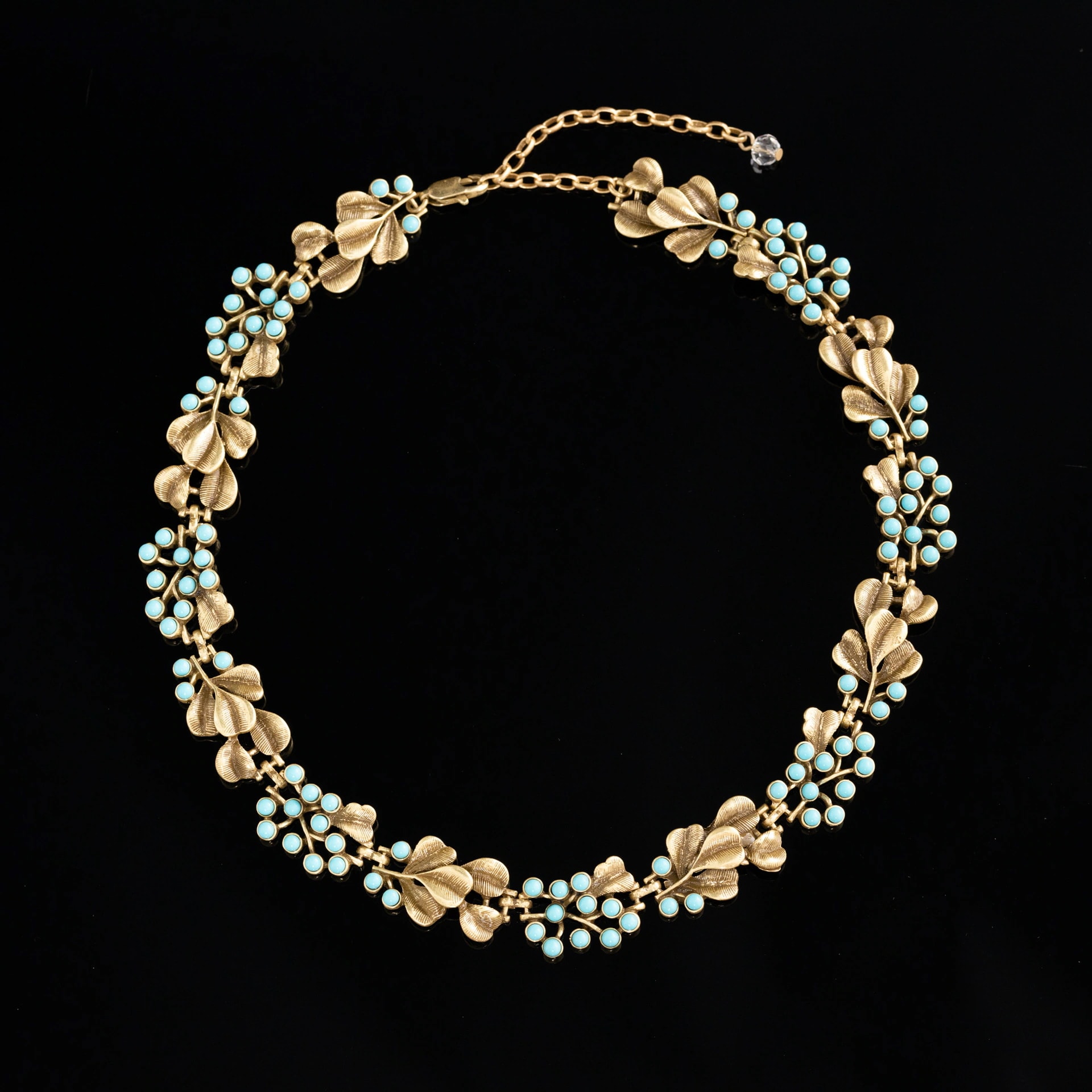 フランスのヴィンテージ スタイルのパール リーフ ネックレスエレガントで洗練されており宮廷風の高級感を漂わせる鎖骨チェーン/ネックレスです