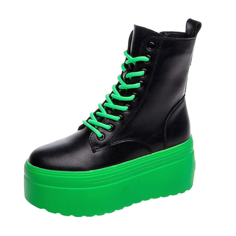 マーチンブーツ秋冬の新作厚底イングリッシュブーツ女性のトレンド増加スリムショートブーツ緑底厚底スノーブーツ厚底コットン靴