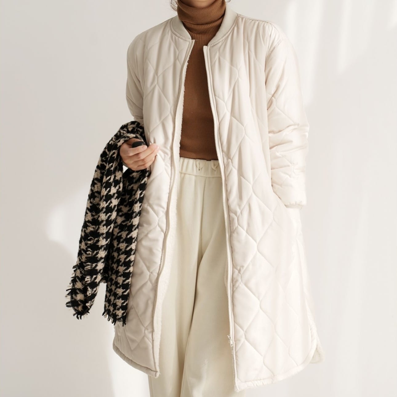 キルティングコート レディース ジャケット コート 膝丈 長袖 ストレート ストリート 裏起毛 大人可愛い きれいめ カジュアル おしゃれ 個性的 クール 存在感 無地 秋 冬 通勤 通学 アウトドア