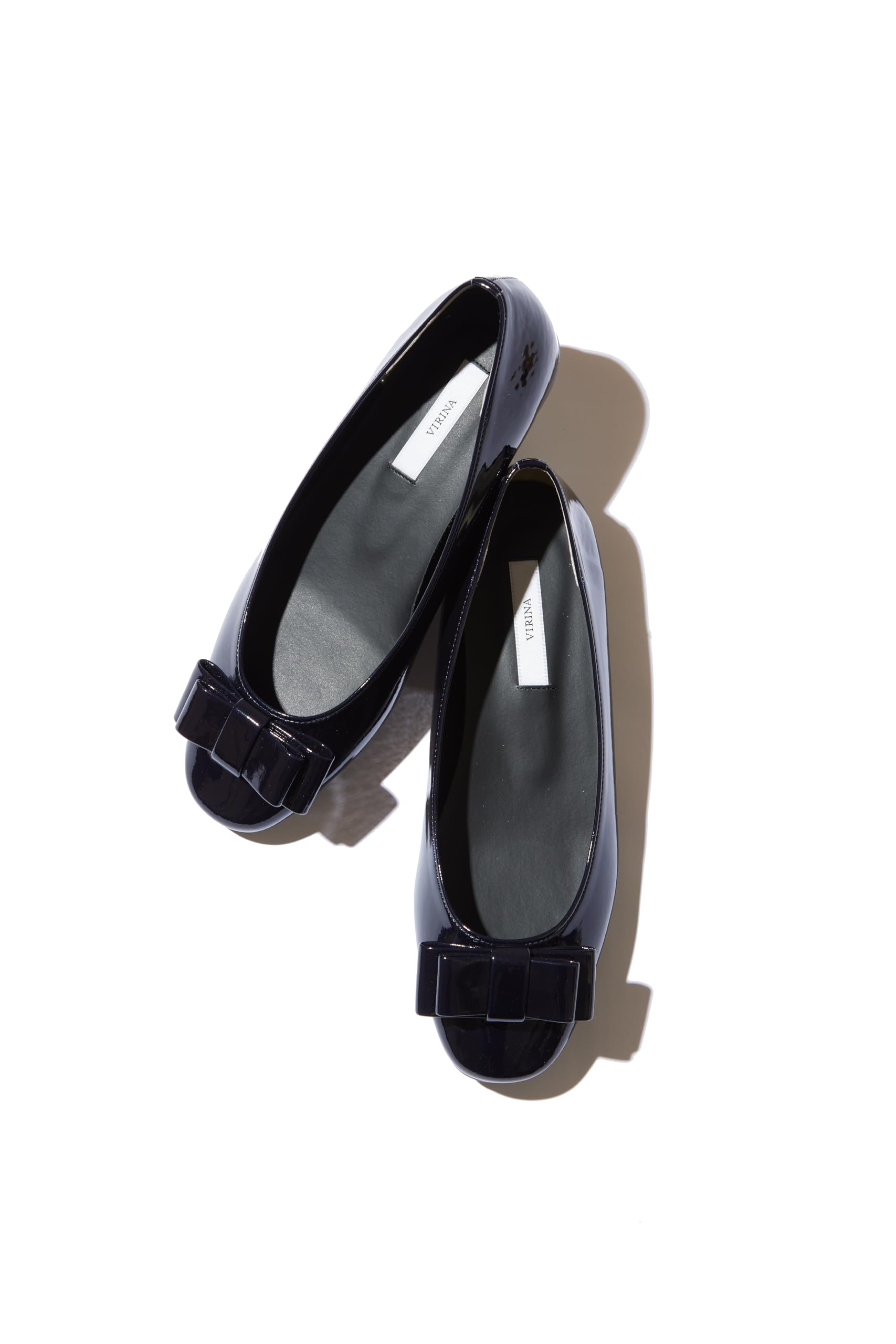 [VIRINA] パンプス レディース 日本製 エナメル ラウンドトゥ エマリボンパンプス 1cm ヒール 晴雨兼用 2E 通勤 カジュアル 低反発 マタニティ ポーチ付 バレエシューズ