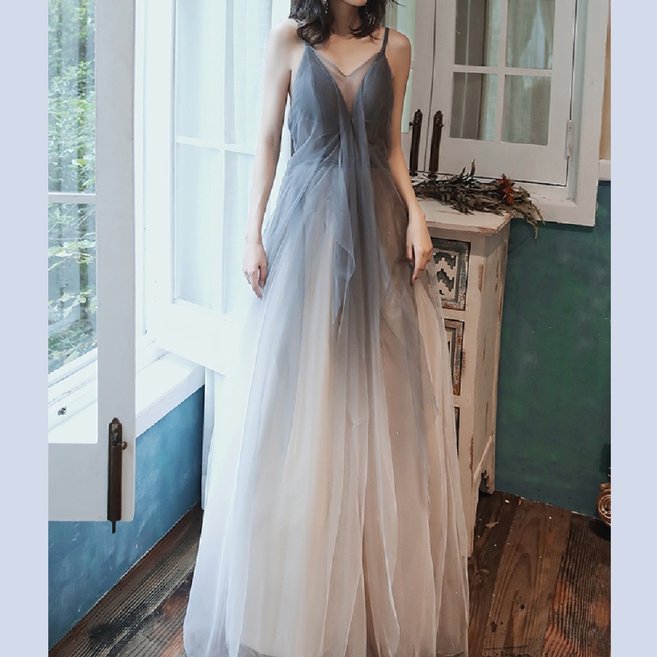 新作 ドレス イブニングドレス ストラップドレス オープンバック グレー グラデーション 灰色