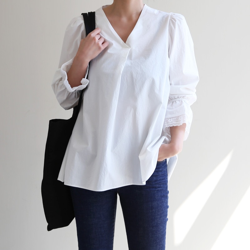 [The Bree]レースのディテールが女性らしいレースブラウス