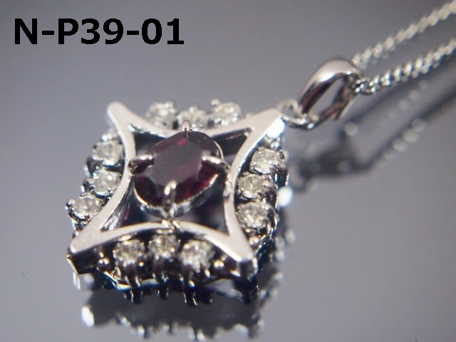 送料無料本物天然ガーネットスクエアパヴェペンダントネックレス