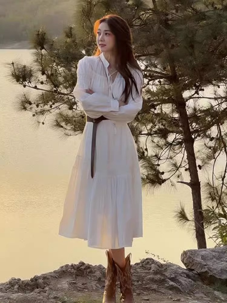 2023年初秋の新しいドレープフレンチ白の長袖シャツドレスの子供のシニア感覚のロングドレス