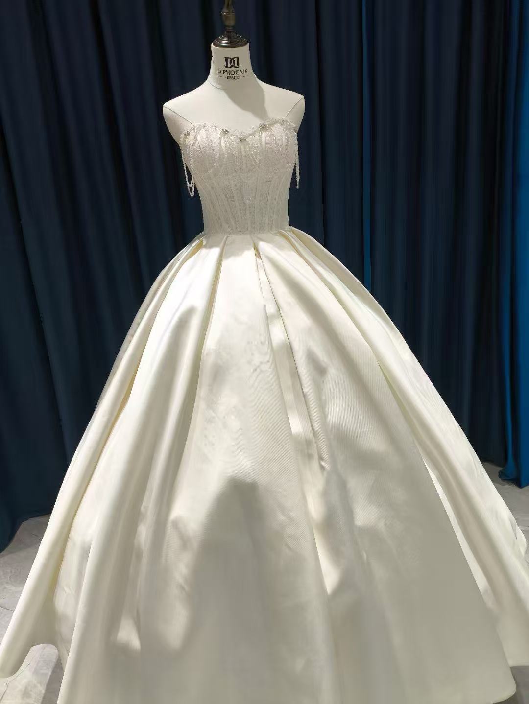 ウエディングドレス オフショルダー 繊細レース 編み上げ 光沢サテン 披露宴/結婚式