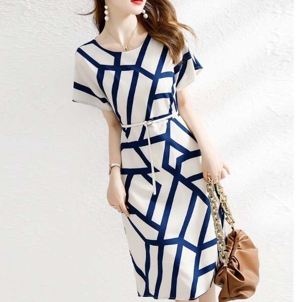 ワンピース ドレスワンピース 膝丈 半袖 クルーネック デザイン 美ライン ニュアンス ウエストマーク カラバリ スタイルアップ ドラマチック かわいい 大人可愛い きれいめ シンプル カジュアル