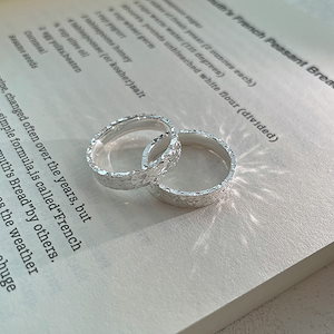 【1点ご購入 で10点プレゼントいたします】足銀砕氷の指輪女性高級感のある指輪シンプル百合閉口人差し指の指輪