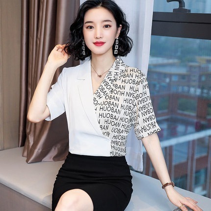 カットソー レディース 半袖 Vネック 襟付き 存在感 個性的 かわいい 大人可愛い きれいめ シンプル カジュアル プリント 英字 ママ 学生 イベント リゾート ホワイト ブラック トップス