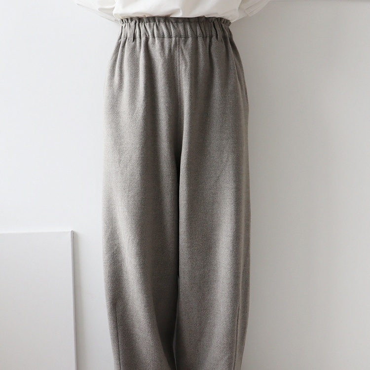 ボトムス ワイドパンツ ロングパンツウエストゴム バックポケット かわいい 大人可愛い きれいめ シンプル 上品 おしゃれ かっこいい カジュアル こなれ感 個性的 主役級 存在感 抜け感 ラフ