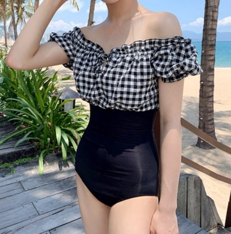 オフショルダーデザイン水着 かわいい お揃い オフショルダー ストライプ チェック ナチュラル 華やか 大人 大人っぽい おしゃれ レトロ 主役級 存在感 女っぽ ラブリー キュート ガーリー