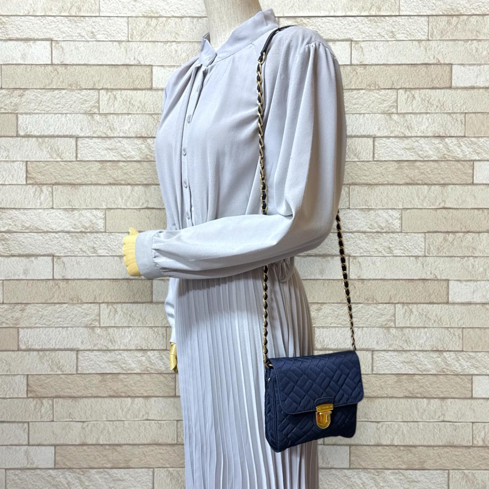 プラダ キルティング ショルダーバッグ ナイロン ネイビー PRADA 中古