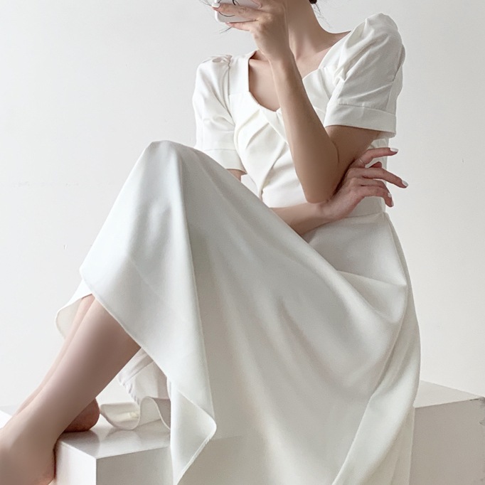 ワンピース レディース エレガント ワンピ 個性的 春服 夏服 袖あり 半袖 ペンタゴンネック セミフレア インスタ映え モテ 流行 トレンド 高見え 格上げ 細見え 無地 ホワイト S M