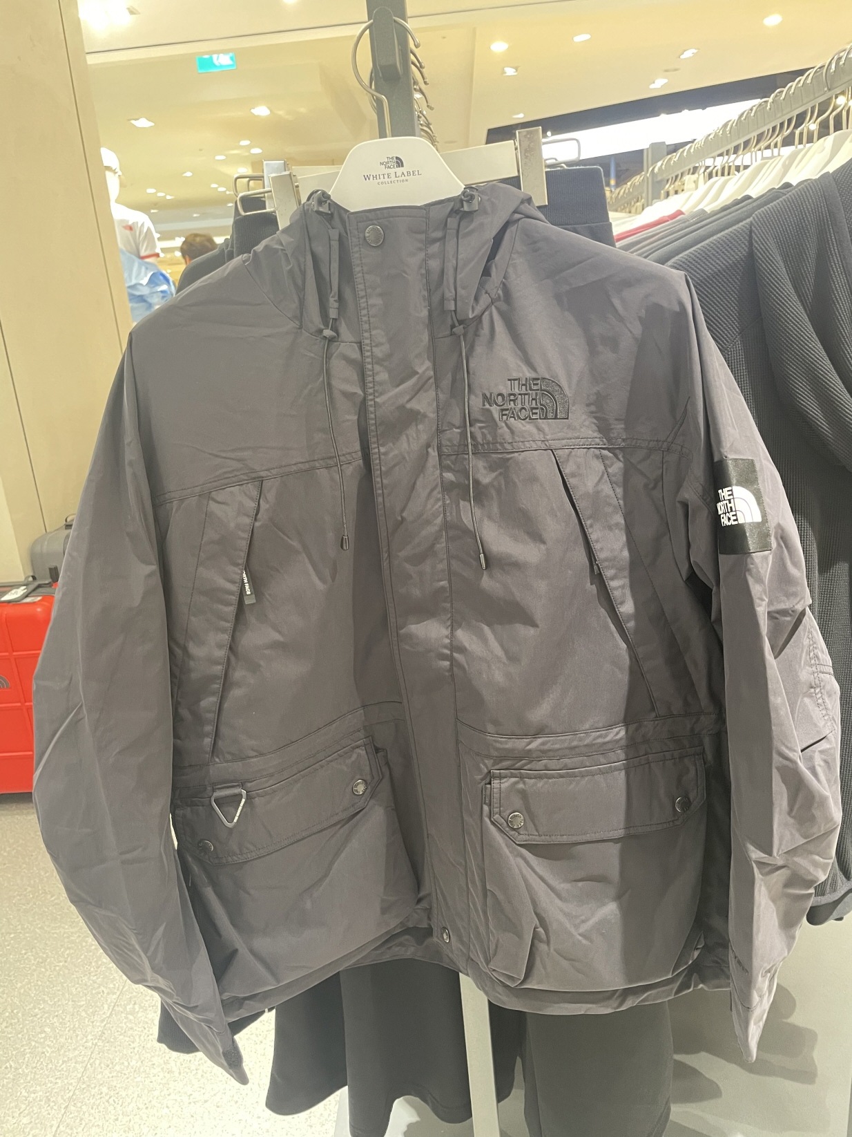 韓国正規品保証 関税負担なしNJ2HR54J EXPLORER JACKETデイリー 基本 着装 男子 女子 人気 韓国 ファッション 男女共用 アウトドア 41,760円
