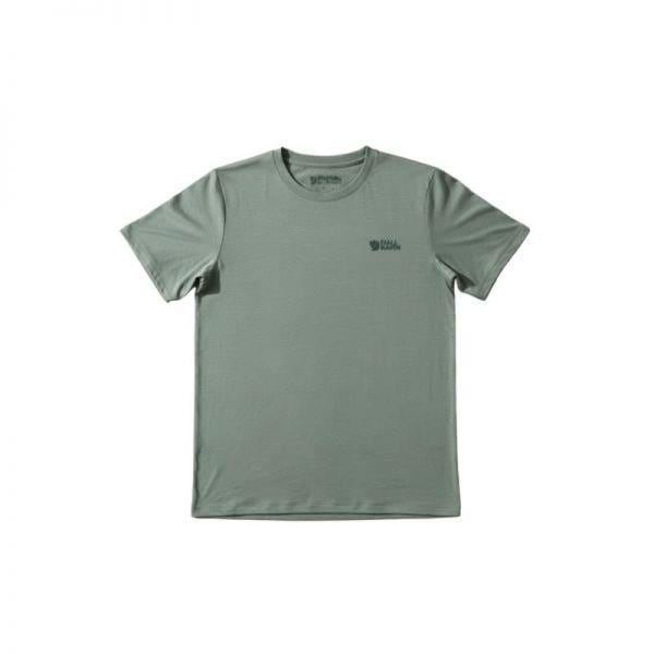 FJALLRAVEN 26SS 男性 アビスコ ウール ロゴ 半袖 (86977614) (ABISKO Wool Logo SS M)