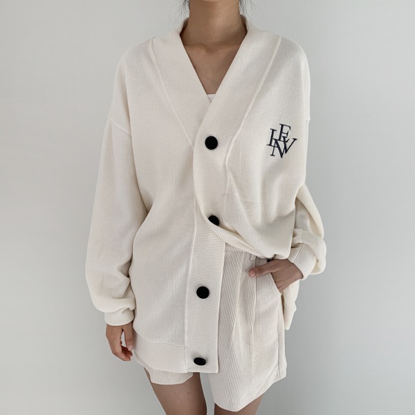 韓国ファッション ベーシック 刺繍 レタリング オーバーフィット Vネック カーディガン 5,597円