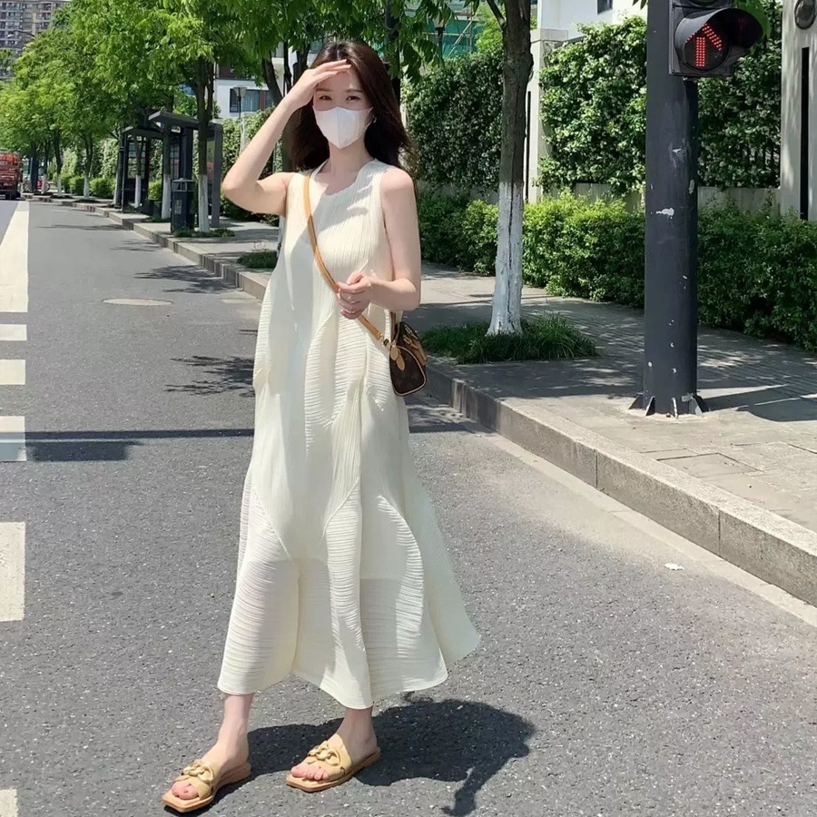 ワンピース フレアワンピース ワンピドレス ミモレ ミモレ丈 ロング 半端丈 ノースリーブ Uネック フレア ストレート Aライン 切り替えデザイン 裾フレア かわいい 大人可愛い きれいめ シンプル