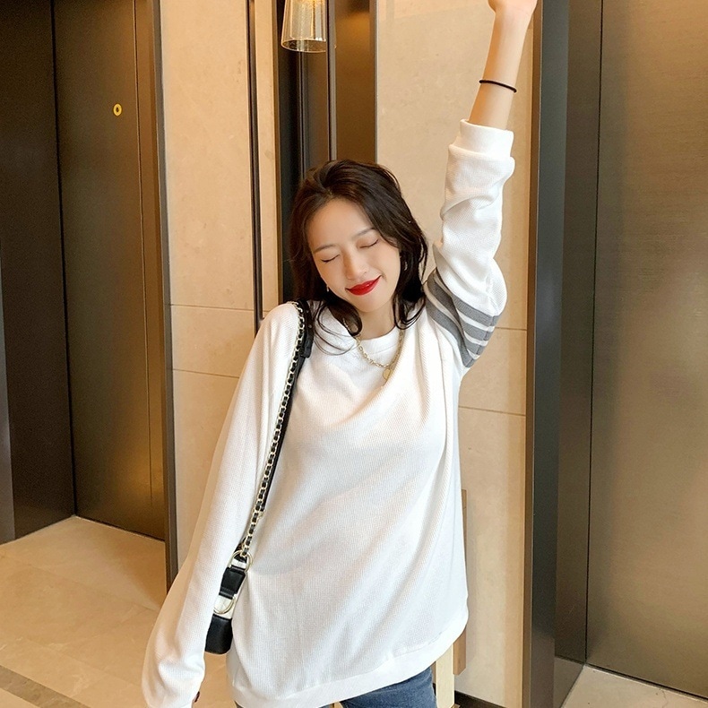 ワッフル ライン トップス カットソー プルオーバー ミディアム丈 半端丈 長袖 萌袖 ラグランスリーブ ラウンドネック ストレート ワイド かわいい 大人可愛い きれいめ シンプル カジュアル 大人