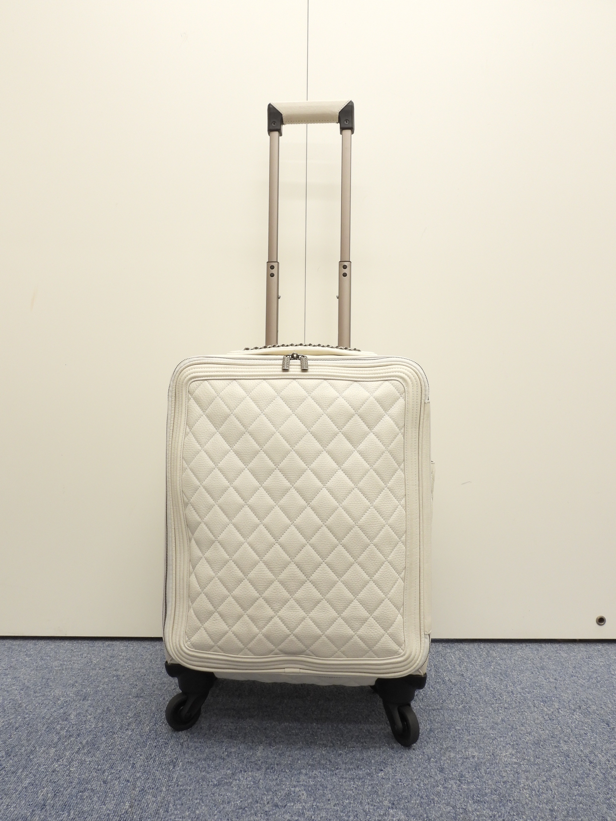 四輪キャリーバッグ マトラッセ レザー/クリーム 旅行用トロリーバッグ@22590128